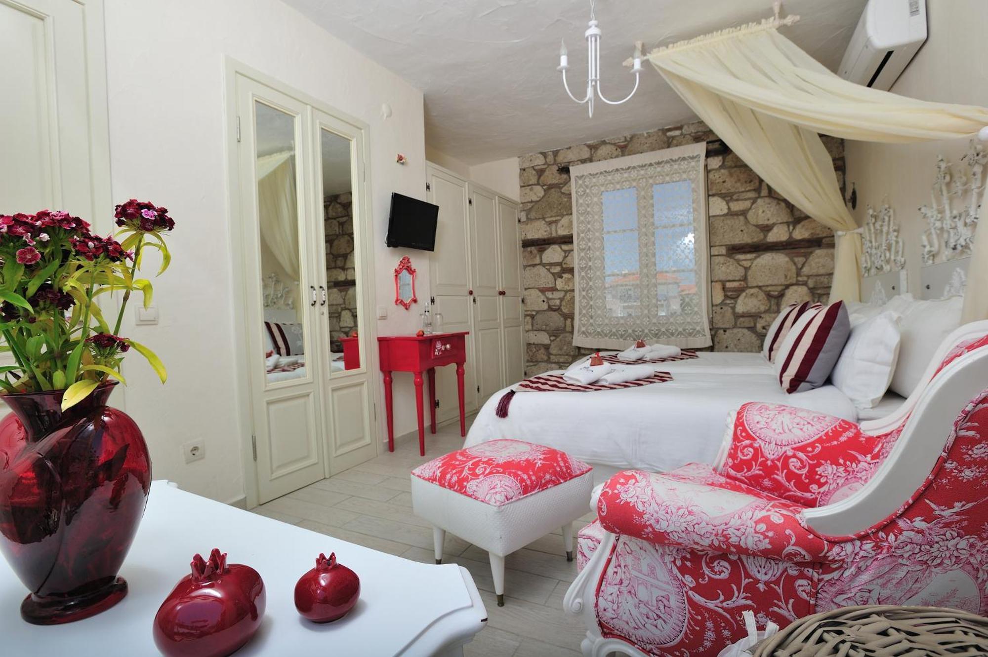 Alacati Sultan Konak Butik Otel ℳℛ Luxury Concept ภายนอก รูปภาพ