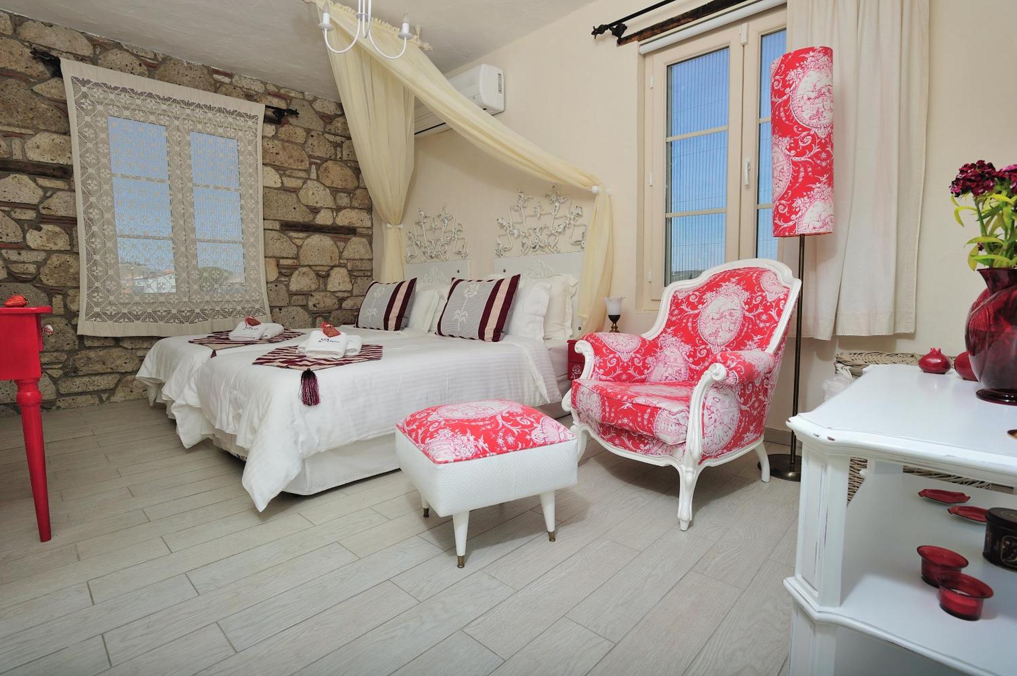 Alacati Sultan Konak Butik Otel ℳℛ Luxury Concept ภายนอก รูปภาพ