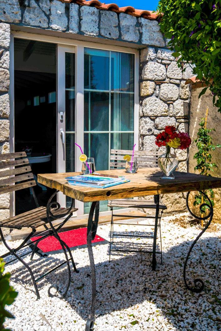 Alacati Sultan Konak Butik Otel ℳℛ Luxury Concept ภายนอก รูปภาพ
