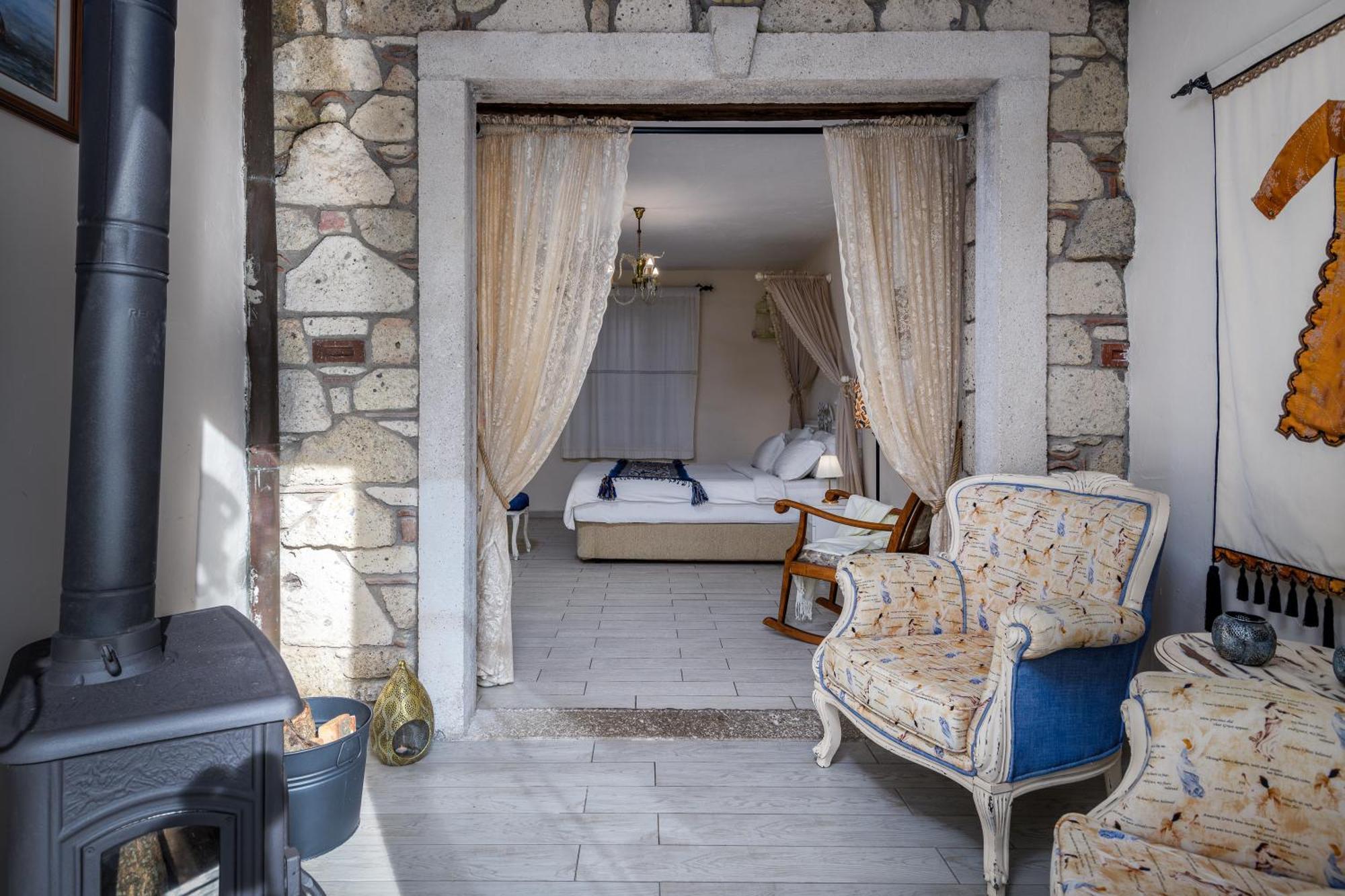 Alacati Sultan Konak Butik Otel ℳℛ Luxury Concept ภายนอก รูปภาพ