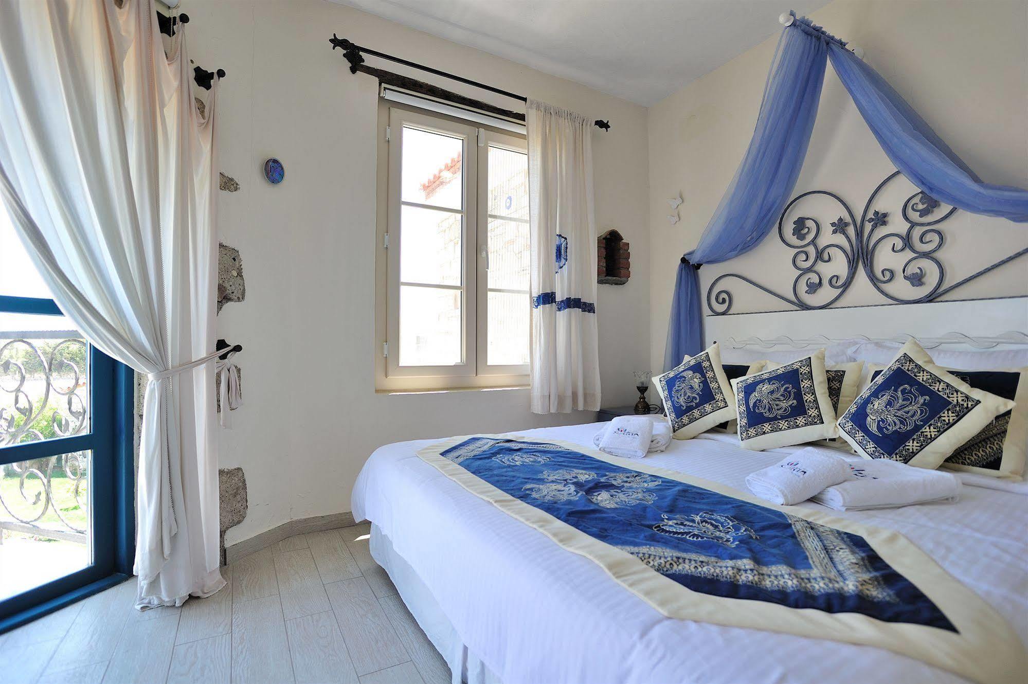 Alacati Sultan Konak Butik Otel ℳℛ Luxury Concept ภายนอก รูปภาพ