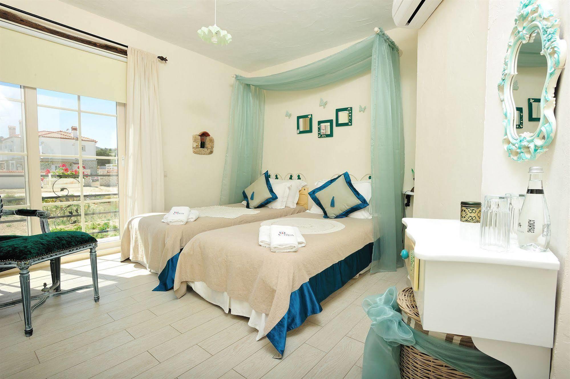 Alacati Sultan Konak Butik Otel ℳℛ Luxury Concept ภายนอก รูปภาพ
